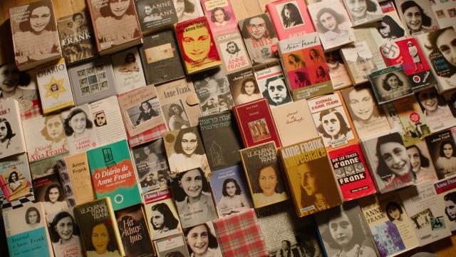 Quand tu écouteras cette chanson - Editions du Journal d'Anne Frank © Schuch Productions